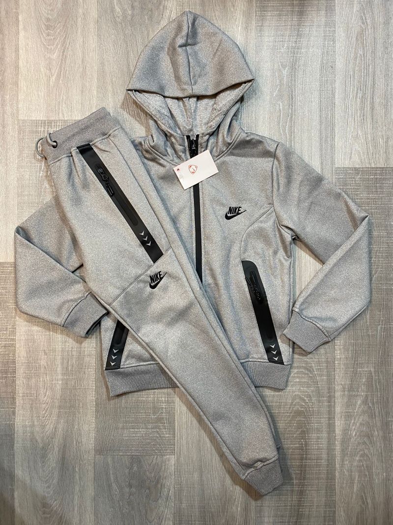 Nike Kid's Tracksuit 7 To 8   13 To 14