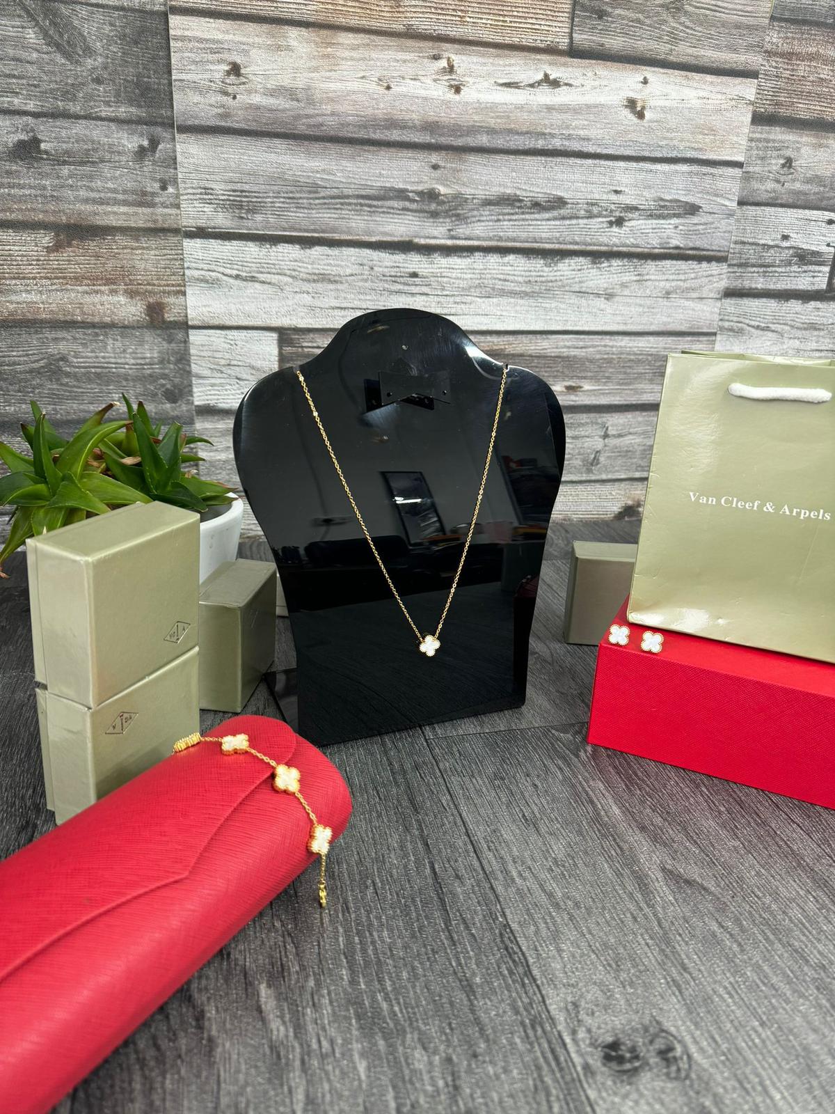 AAA QUALITY VAN CLEEF SET  INCLUDING (NECKLACE,EARRING AND BRACELET WITH PACKAGING  COLORS:SILVER,ROSE GOLD ,YELLOW GOLD - Image 5