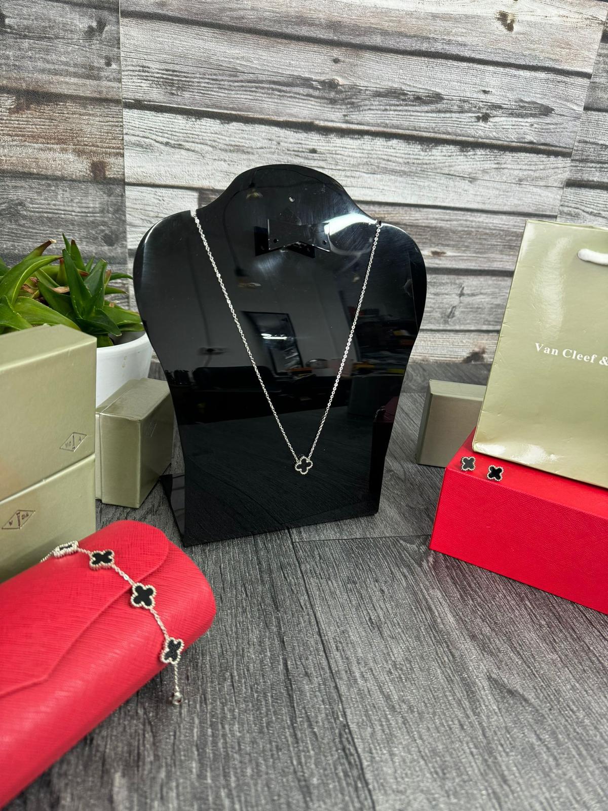 AAA QUALITY VAN CLEEF SET  INCLUDING (NECKLACE,EARRING AND BRACELET WITH PACKAGING  COLORS:SILVER,ROSE GOLD ,YELLOW GOLD