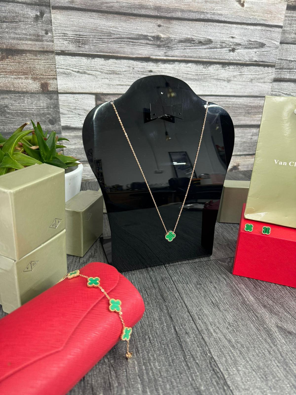 AAA QUALITY VAN CLEEF SET  INCLUDING (NECKLACE,EARRING AND BRACELET WITH PACKAGING  COLORS:SILVER,ROSE GOLD ,YELLOW GOLD - Image 2