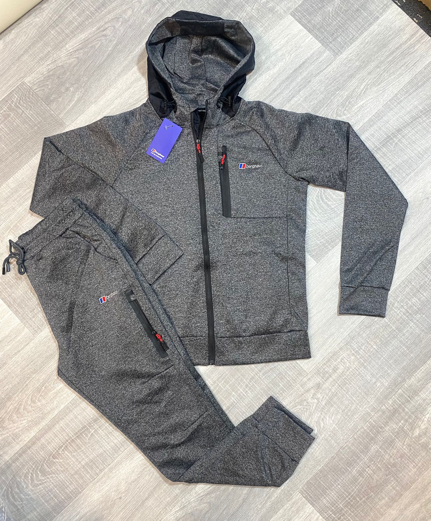 The North Face Men's Tracksuits - Image 4