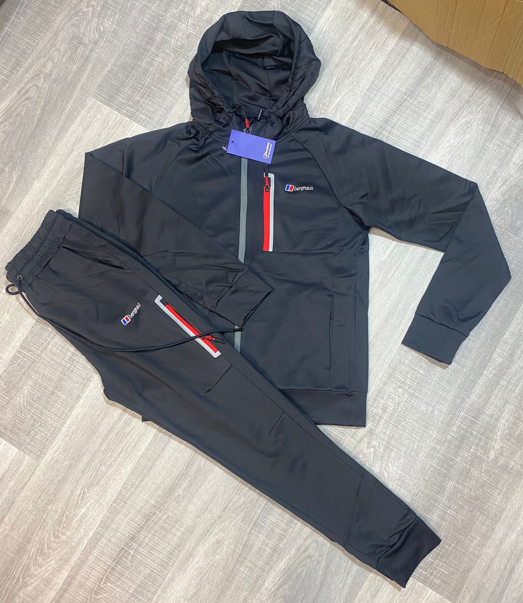 The North Face Men's Tracksuits - Image 5